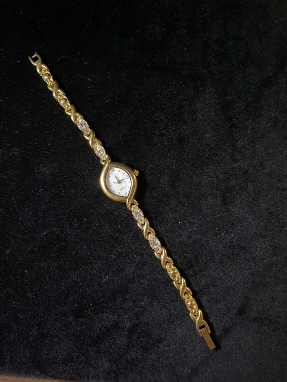 Vintage Woman's Working Cross Link Rhinestone Evening Watch